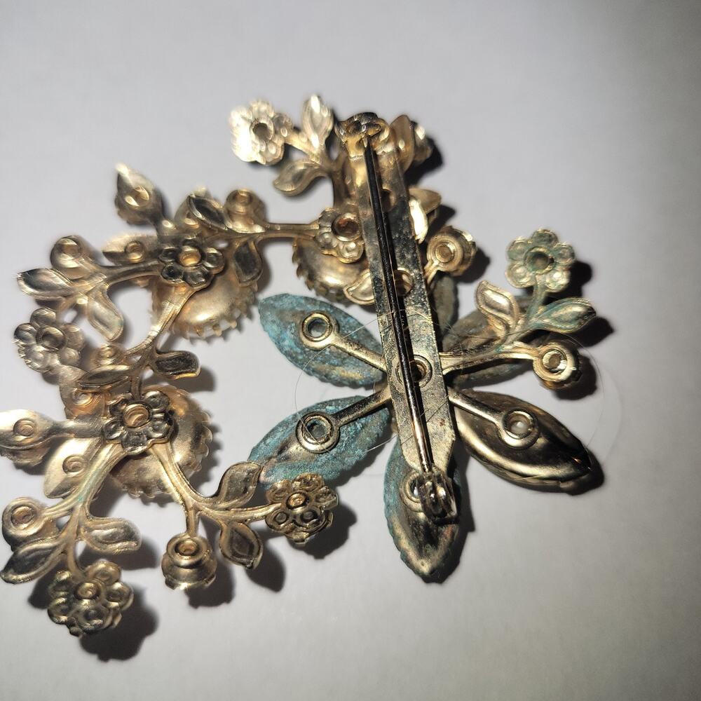 Vintage Gold Tone Faux Pearl & Rhinestone Floral Brooch Pin Iridescent Flower AB - Picture 5 of 15
